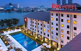 Ibis Riverside